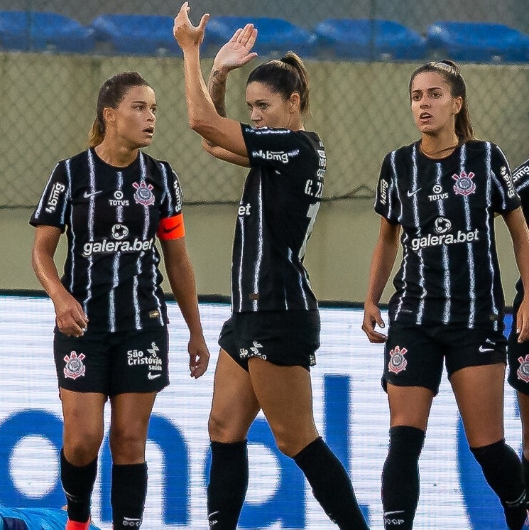 Gurias do Inter enfrentam as meninas do Corinthians na final do