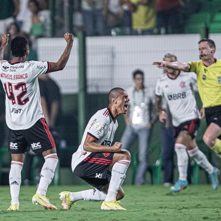 Jogadores do Flamengo comemoram gol - Heber Gomes/AGIF