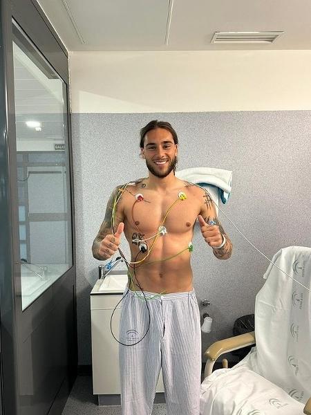 Dragi Gudelj sofreu uma parada cardíaca em jogo pelo Córdoba, mas foi atendido pelos médicos e passa bem - Reprodução/Córdoba CF