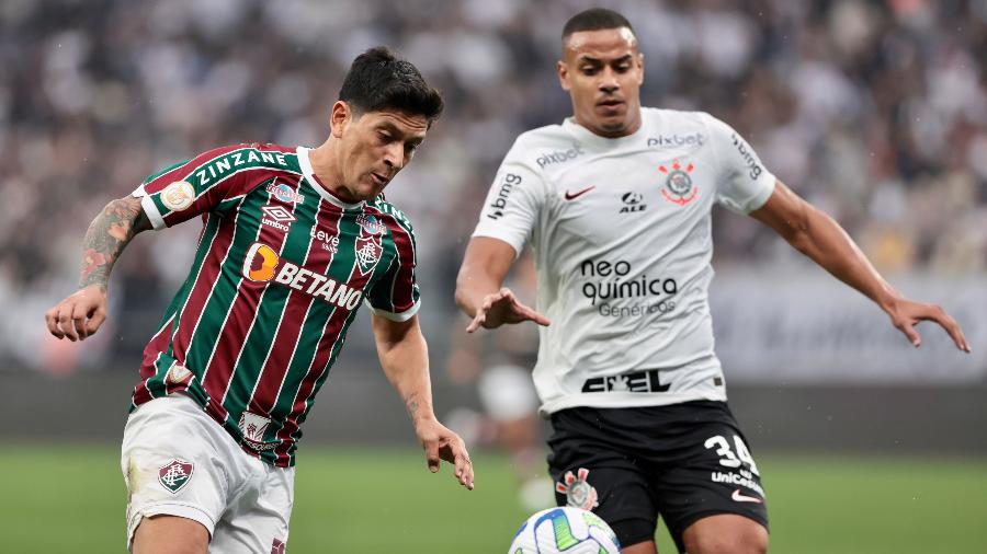 Cani, do Fluminense, e Murillo, do Corinthians, em ação pelo Brasileirão - Marcello Zambrana/AGIF