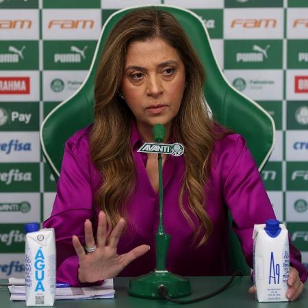 Leila Pereira, presidente do Palmeiras, em entrevista coletiva