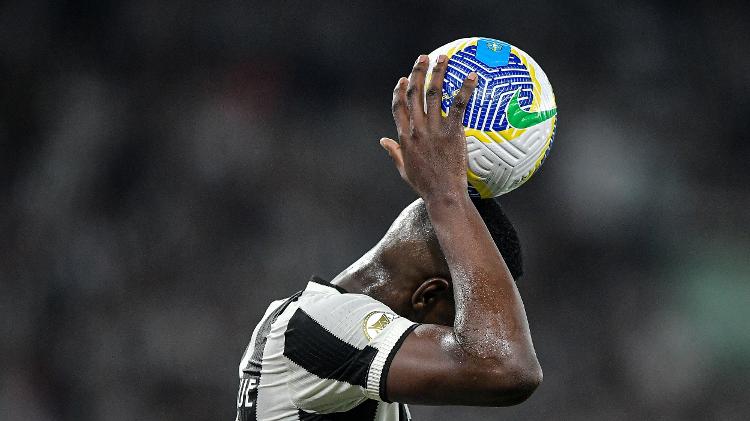 Luiz Henrique desperdiçou boas chances durante 1° tempo de Botafogo x Fortaleza