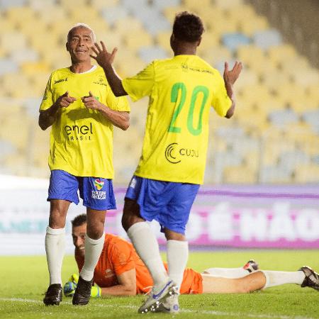 Romário celebra gol em jogo de lendas de Brasil e Itália, no Maracanã Romário celebra gol em jogo de lendas de Brasil e Itália, no Maracanã