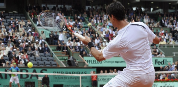 Thomaz Bellucci enfrentou Rafael Nadal em Roland Garros, mas acabou derrotado.  - Boris Horvat/AFP Photo