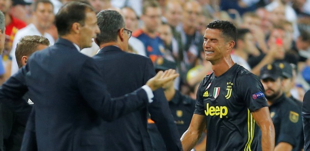 Ronaldo chora após ser expulso do jogo contra o Valencia - Heino Kalis/Reuters