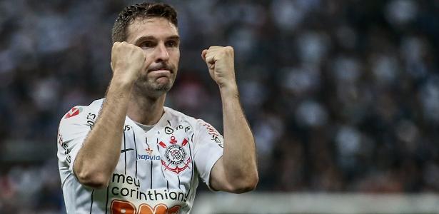 PERTO DE QUITAR! Corinthians perto de acertar dívida de R$ 6 milhões por Boselli