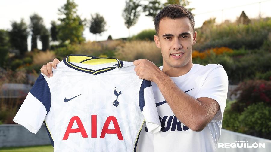 O lateral-esquerdo Sergio Reguilón foi apresentado pelo Tottenham - Divulgação / Tottenham