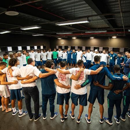 Jogadores do Flamengo no vestiário do Mané Garrincha após vitória sobre o Palmeiras - Alexandre Vidal/Flamengo