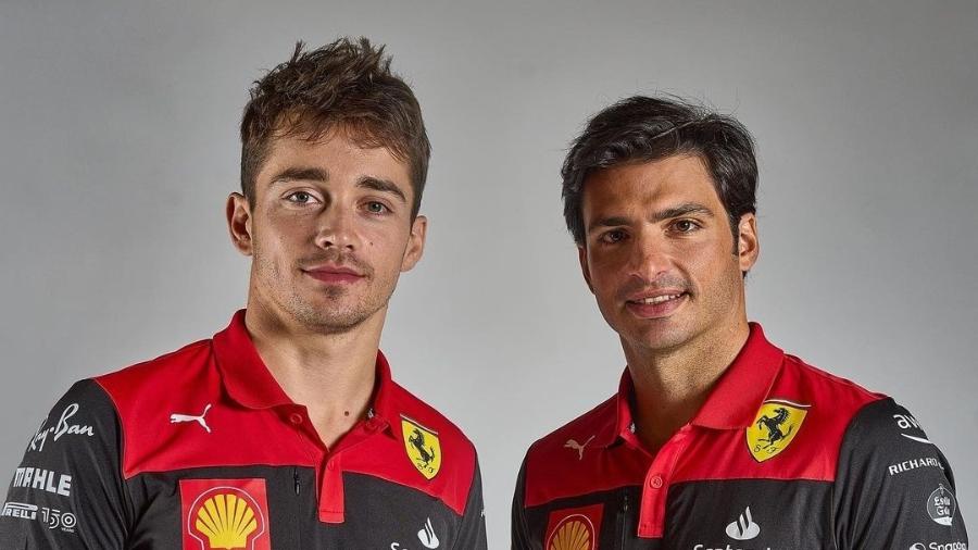 Charles Leclerc e Carlos Sainz, dupla de pilotos da Ferrari, conheceram novo carro da escuderia para a Fórmula 1 - Divulgação/Ferrari