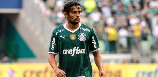 Palmeiras parabeniza Gustavo Scarpa pelo 28º aniversário