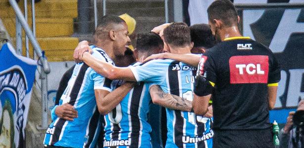 Grêmio vence 3-0 al Brusque y se despide de la Série B como vice