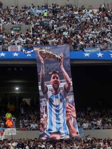 Torcida abre bandeirão com foto de Messi no amistoso entre Argentina e Panamá - Mariano Gabriel Sanchez/Anadolu Agency via Getty Images