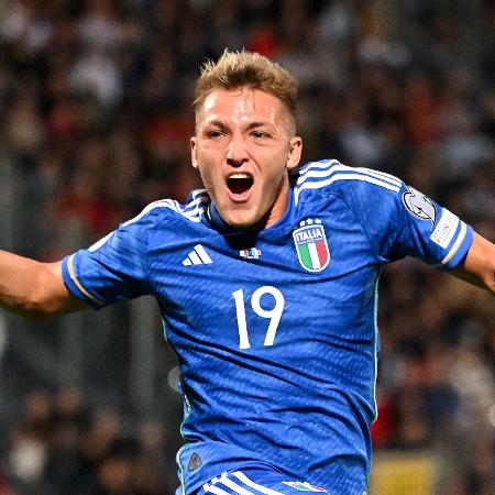 Mateo Retegui, atacante de 23 anos da seleção italiana - Tullio Puglia/Getty