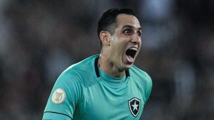 Gatito Fernández, goleiro do Botafogo, durante jogo de 2022