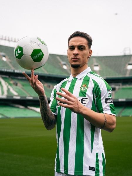 Betis anuncia a contratação do brasileiro Antony