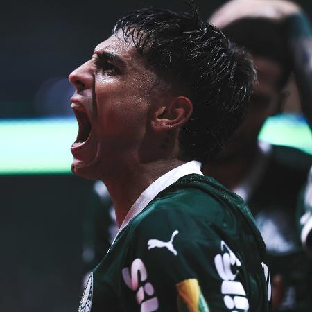 Facundo Torres comemora gol do Palmeiras sobre o Botafogo-SP em duelo do Paulistão
