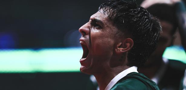 Palmeiras sai atrás, é vaiado, mas vence Botafogo-SP e vive no Paulistão