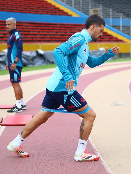 Arrascaeta treina em Quito antes do LDU x Flamengo - Gilvan de Souza/Flamengo