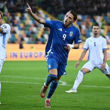 Retegui comemora gol da Itália contra Israel Retegui comemora gol da Itália contra Israel