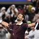 Djokovic vira sobre Zverev, avan&ccedil;a em Pequim e supera recorde de Nadal