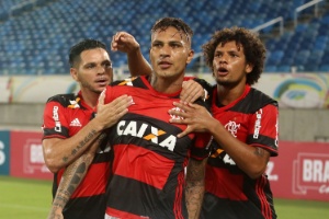 Guerrero destaca posse de bola e se diz mais motivado no Flamengo