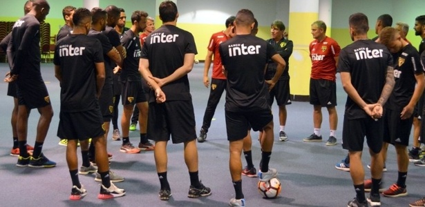 Os jogadores do Tricolor trabalharam a parte física nesta quarta, em hotel de Buenos Aires - Érico Leonan / saopaulofc.net