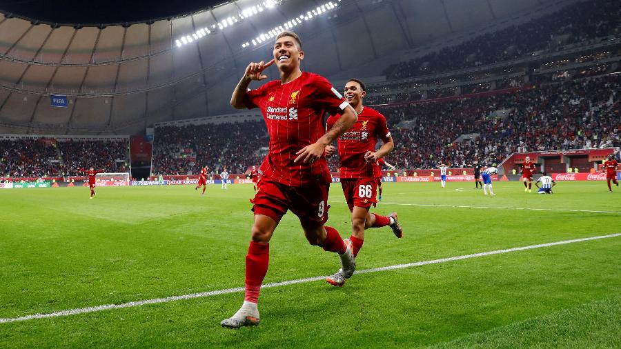 Roberto Firmino comemora gol do Liverpool contra o Monterrey - REUTERS/Kai Pfaffenbach