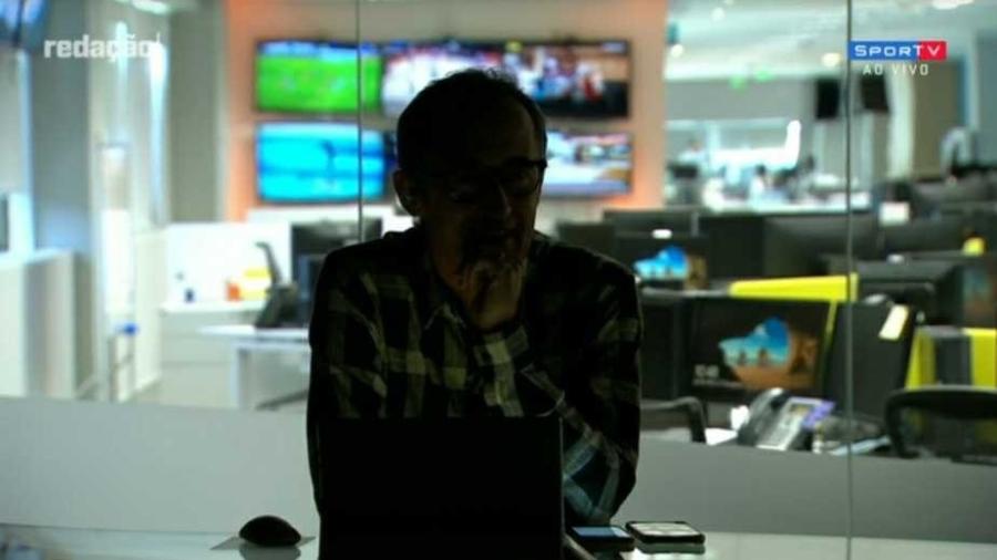 Problema na iluminação deixa Marcelo Barreto no escuro no Redação SporTV - Reprodução/SporTV