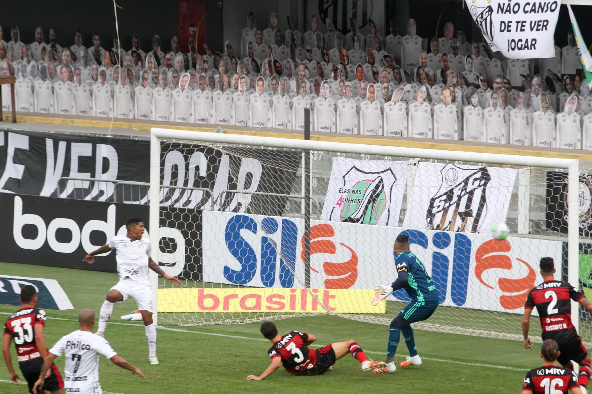 Jornalista ironiza papel do árbitro com o VAR: Eles não têm mais opinião