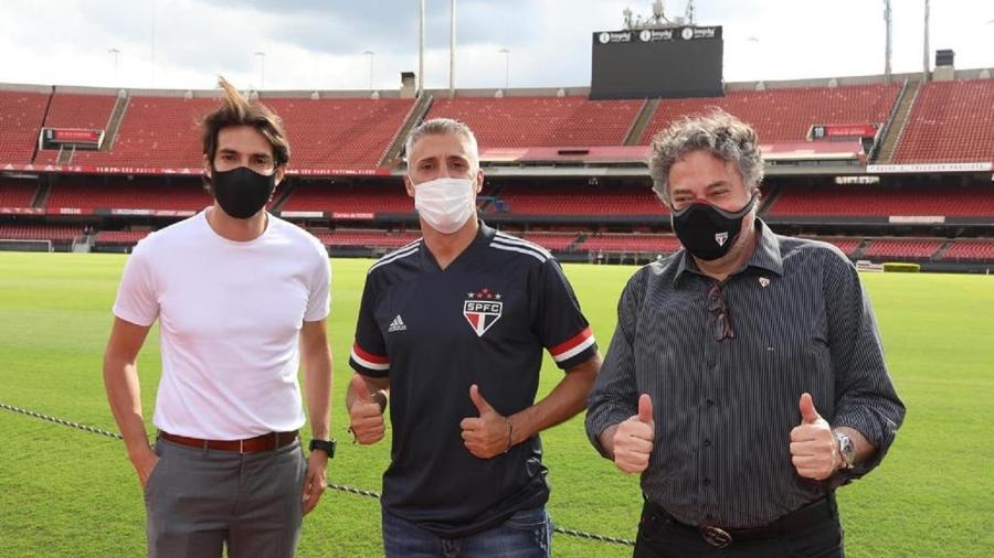 Kaká, Hernán Crespo e Julio Casares se reúnem no Morumbi na chegada do técnico ao São Paulo - Divulgação/São Paulo