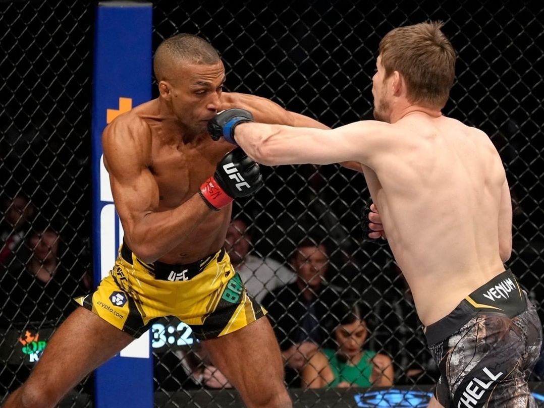 UFC: Bryce Mitchell domina Edson Barboza e amplia invencibilidade