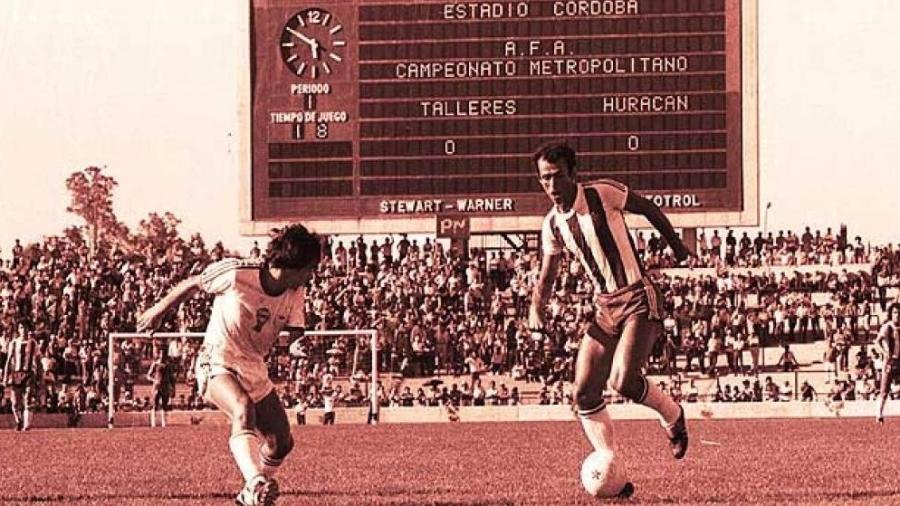 Júlio César Uri Geller, ídolo do Flamengo, em ação pelo Talleres (ARG) - Arquivo pessoal
