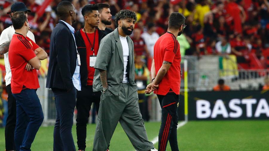 Gabigol, do Flamengo, no gramado do Maracanã, antes de jogo contra o Velez pela Libertadores - Wagner Meier/Getty Images