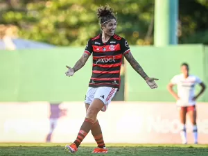 Cristiane faz dois, Flamengo bate Flu e vence quarta seguida no Brasileiro feminino