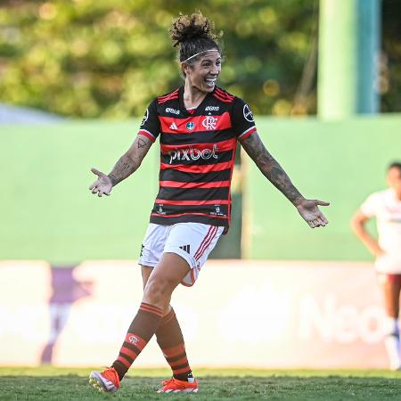 Cristiane faz dois para o Flamengo e clube vence a quarta seguida