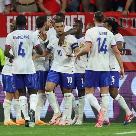 Jogadores da França comemoram gol diante da Áustria na Eurocopa