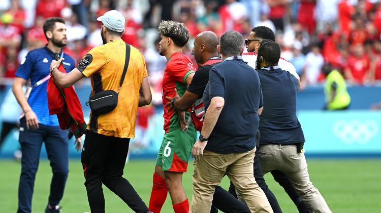 Invasão de campo no jogo entre Argentina e Marrocos pelas Olimpíadas de Paris 2024