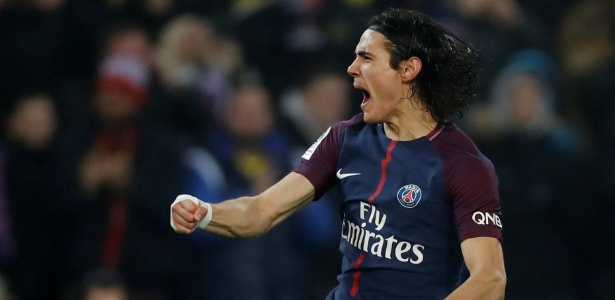 Cavani comemora após marcar para o PSG sobre o Caen - REUTERS/Gonzalo Fuentes - REUTERS/Gonzalo Fuentes
