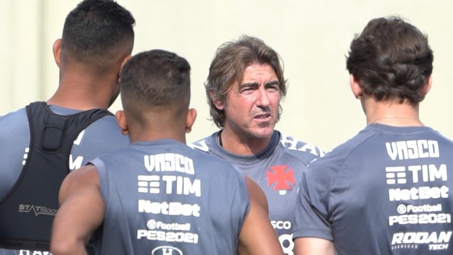 Ricardo Sá Pinto comandou dois treinamentos no Vasco antes de sua estreia contra o Corinthians hoje - Rafael Ribeiro / Vasco