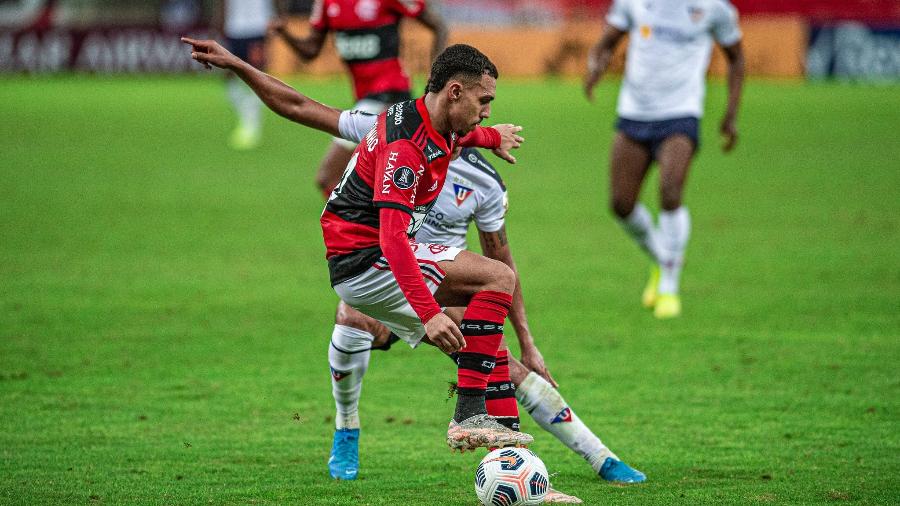 Matheuzinho será titular contra o Cuiabá - Alexandre Vidal / Flamengo
