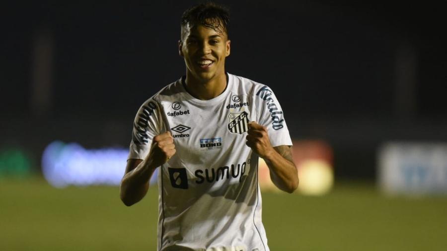 Kaio Jorge comemora gol pelo Santos - Ivan Storti