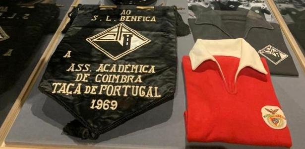 A flâmula e as camisas de Benfica e Acadêmica de Coimbra da final da Taça de Portugal 1968/1969