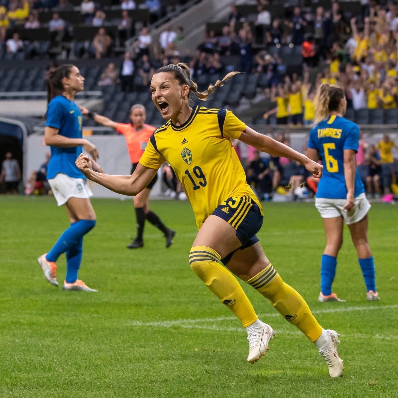 Suécia derrota Argentina e avança para oitavas como líder do Grupo