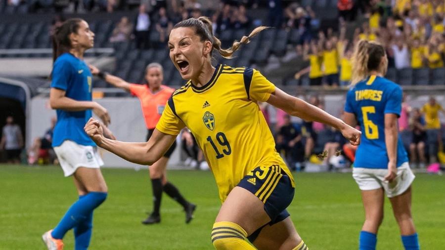 28.6.22 - Kaneryd comemora seu gol contra a seleção brasileira - Divulgação/@Svensk Fotboll