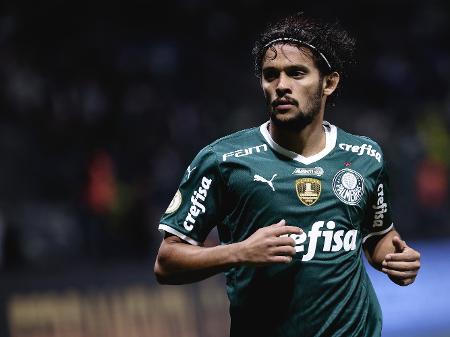 Palmeiras parabeniza Gustavo Scarpa pelo 28º aniversário