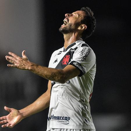 Nenê lamenta chance perdida em Vasco x Sampaio Corrêa, na Série B - Thiago Ribeiro/AGIF