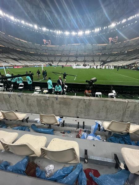 Cadeiras foram quebradas no estádio Lusail após a final da Copa do Mundo entre Argentina e França - UOL