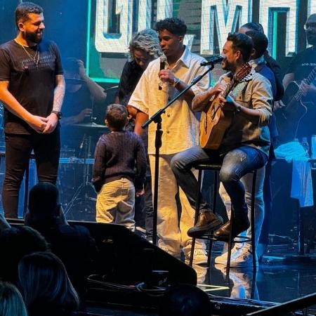 Endrick organiza festa de despedida antes de último jogo pelo Palmeiras
