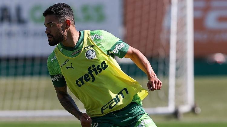 Bruno Tabata retornou ao Palmeiras após empréstimo no Qatar SC, mas não faz parte dos planos