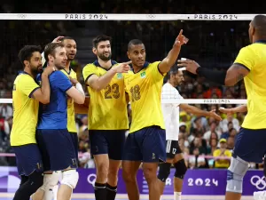 'Todo mundo quer fugir do Brasil no vôlei', diz campeão olímpico